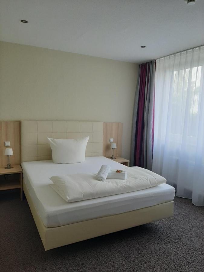 Hotel Siebenschlaefer Am Wasserturm Alsdorf Eksteriør billede