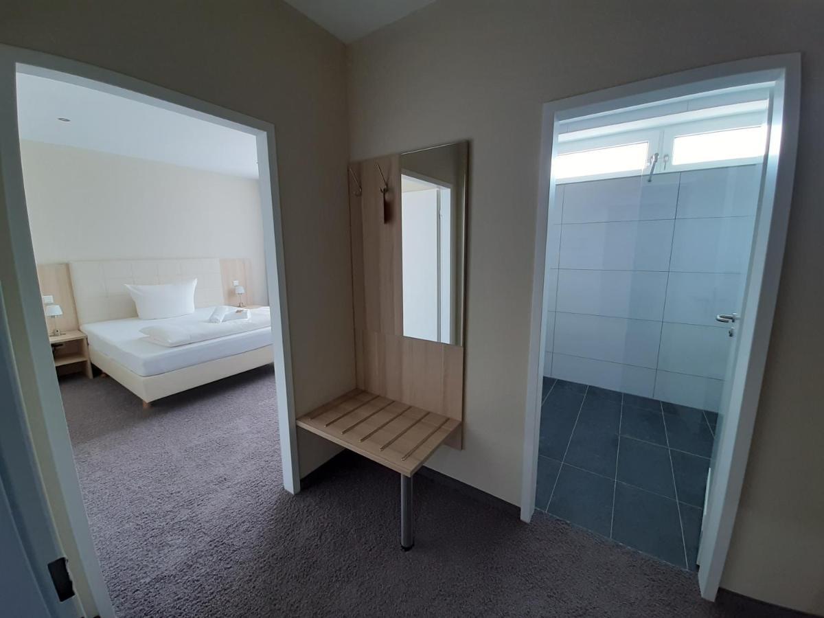 Hotel Siebenschlaefer Am Wasserturm Alsdorf Eksteriør billede